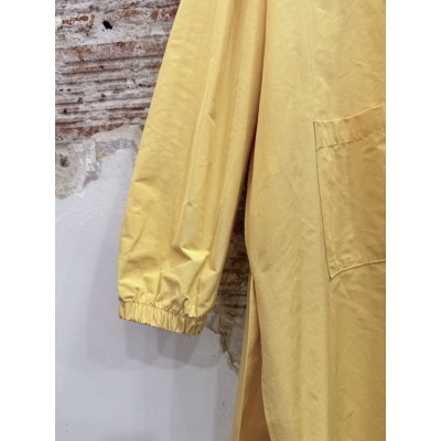 Comprar Chubasquero amarillo en PAS SI SIMPLE ❤️ Donostia-San