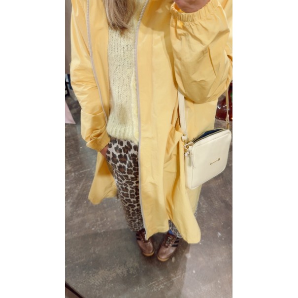 Comprar Chubasquero amarillo en PAS SI SIMPLE ❤️ Donostia-San